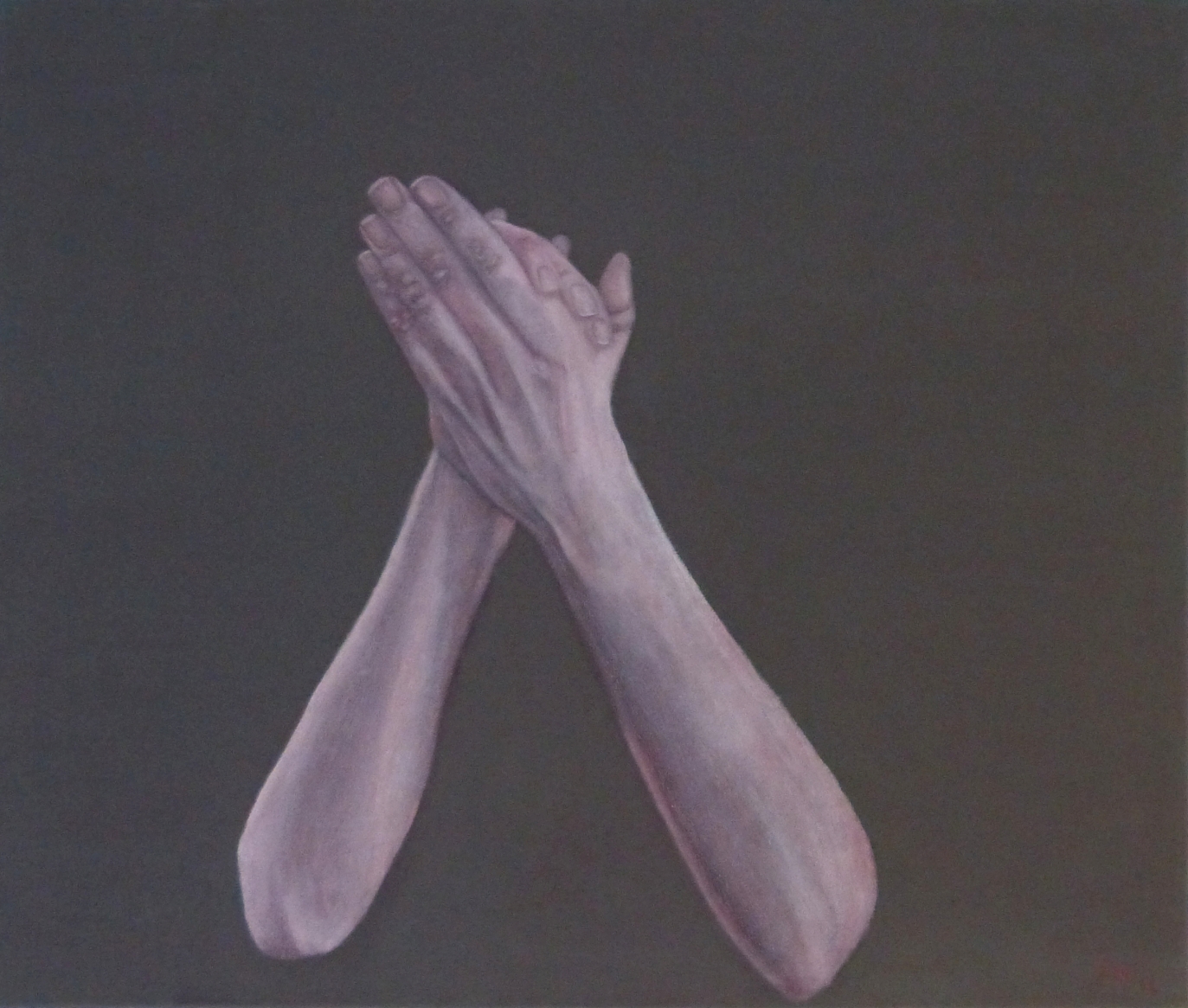 Gemälde "Applaus" von Fernanda Steiner-Pulimeno: Detailierte Darstellung zweier gekreuzter Arme und Hände, die in einer Geste des Klatschens aufeinander liegen, vor einem gedämpften, dunkelgrau-grünen Hintergrund.